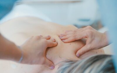 Rückenschmerzen? So helfen Massage und manuelle Therapie