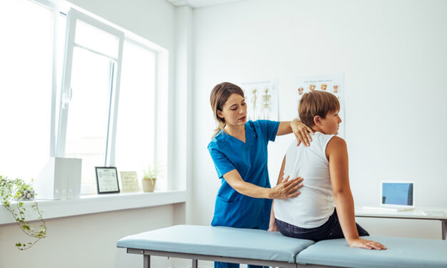 Arzt-Wegweiser: Welcher Arzt hilft bei Rückenschmerzen?